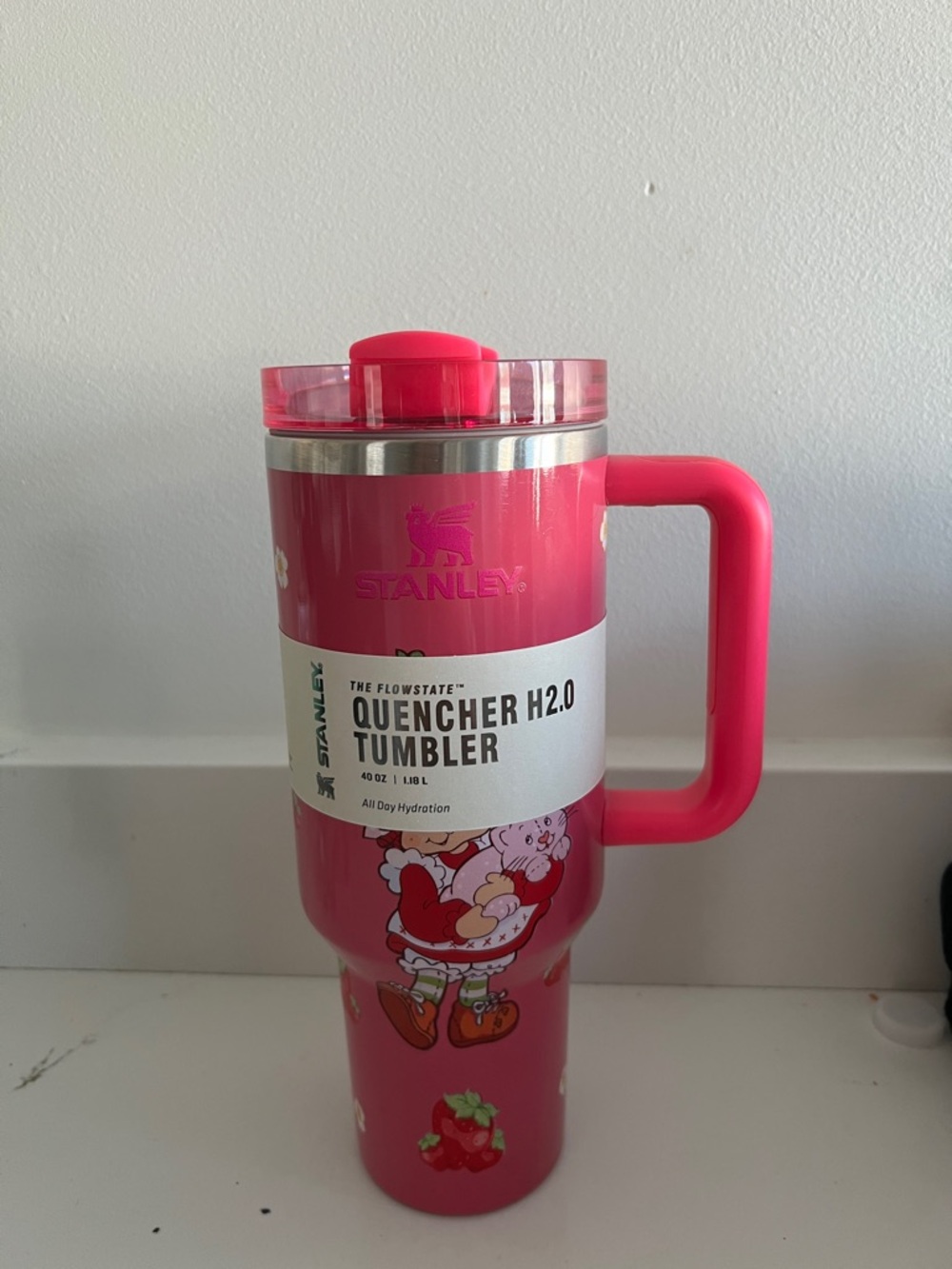 Stanley 40oz Pink Quencher H2.0 Tumbler w/ Handle & Lid Strawberry Design